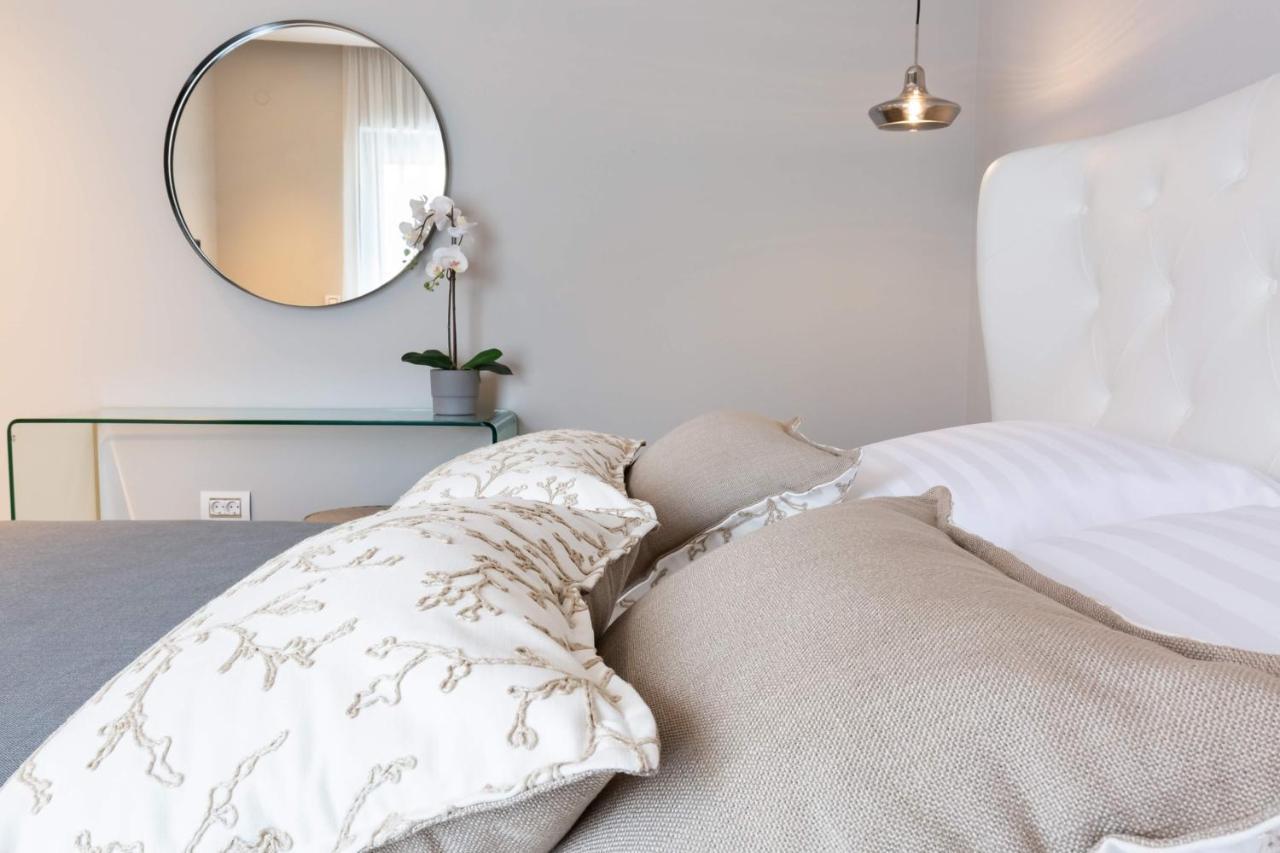 Shell Luxury Residences With Pool And Whirlpool Apartment