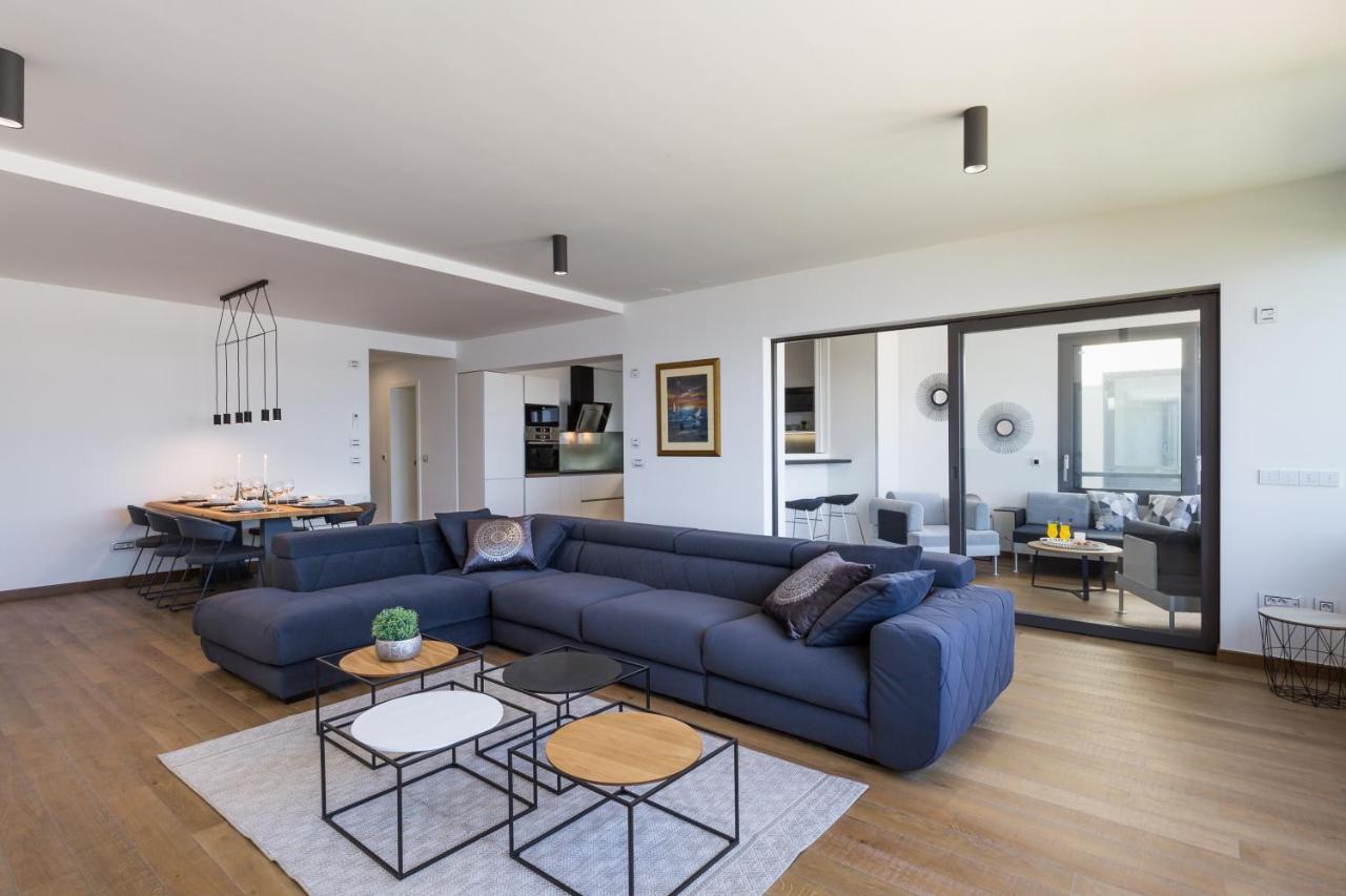 Apartment Shell Luxury Residences With Pool And Whirlpool