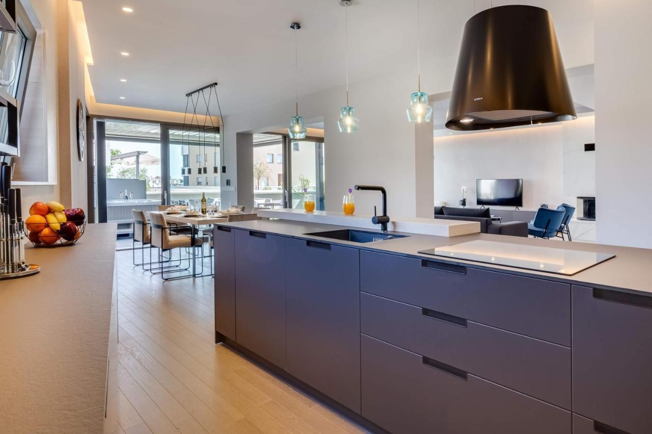 Shell Luxury Residences With Pool And Whirlpool Zadar