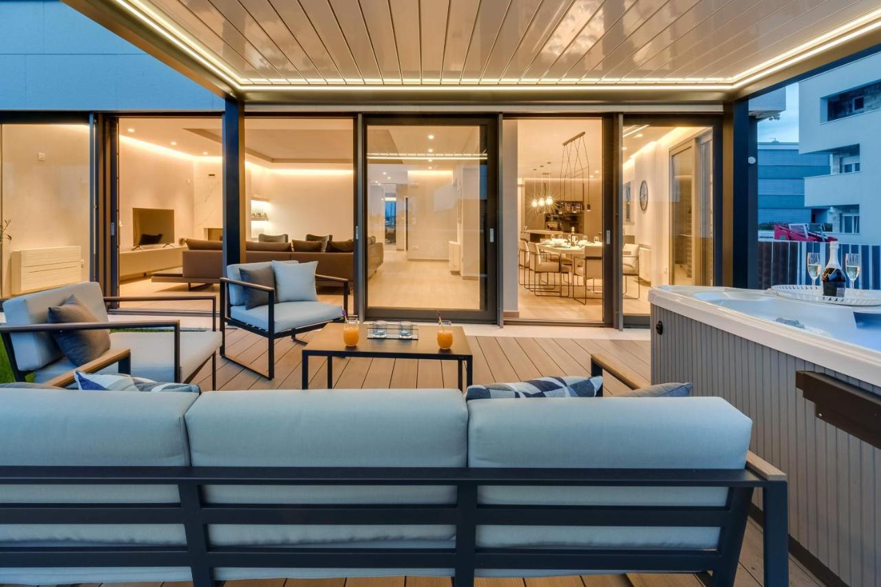 Shell Luxury Residences With Pool And Whirlpool *